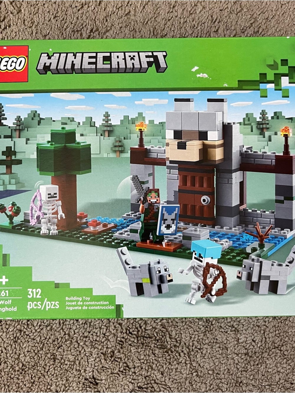 Lego Minecraft Wolf Stable Playset - Green, Gray, Blue